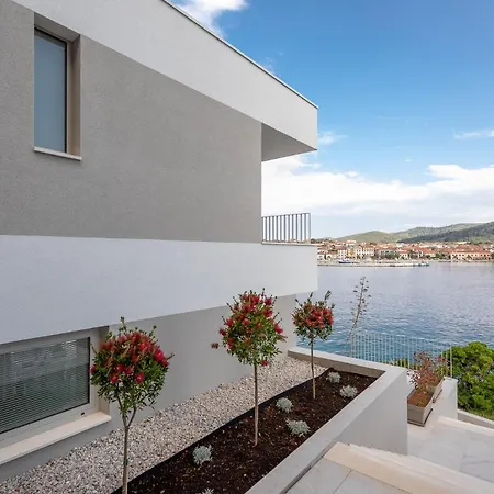 Villa Lavanda & Maslina Two Pools - Near Sea *
