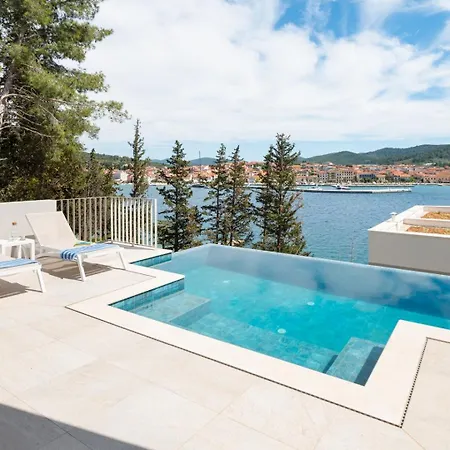 Lavanda & Maslina Two Pools - Near Sea Vela Luka