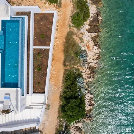 Lavanda & Maslina Two Pools - Near Sea *